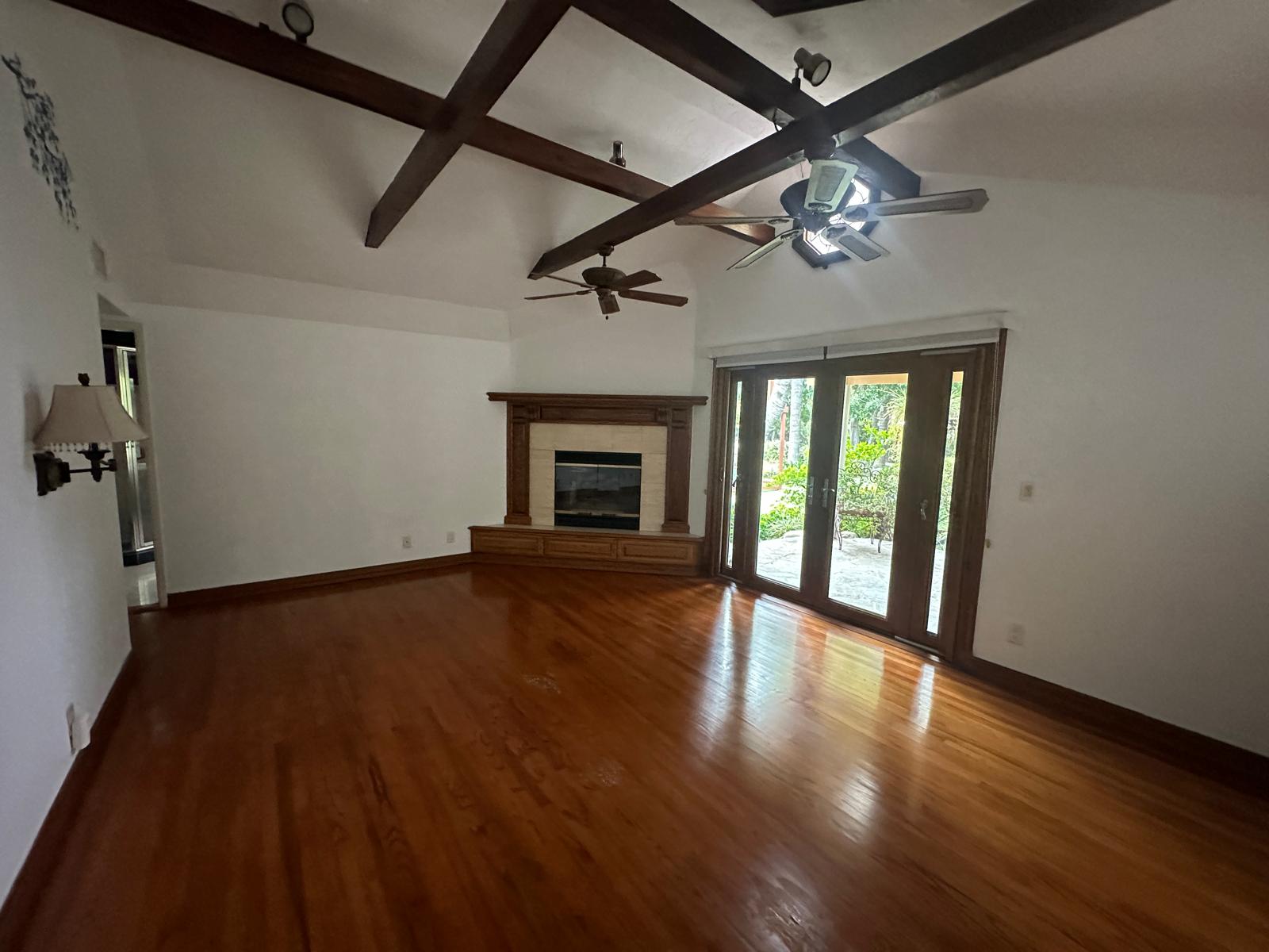 Realtor-Chatsworth-California