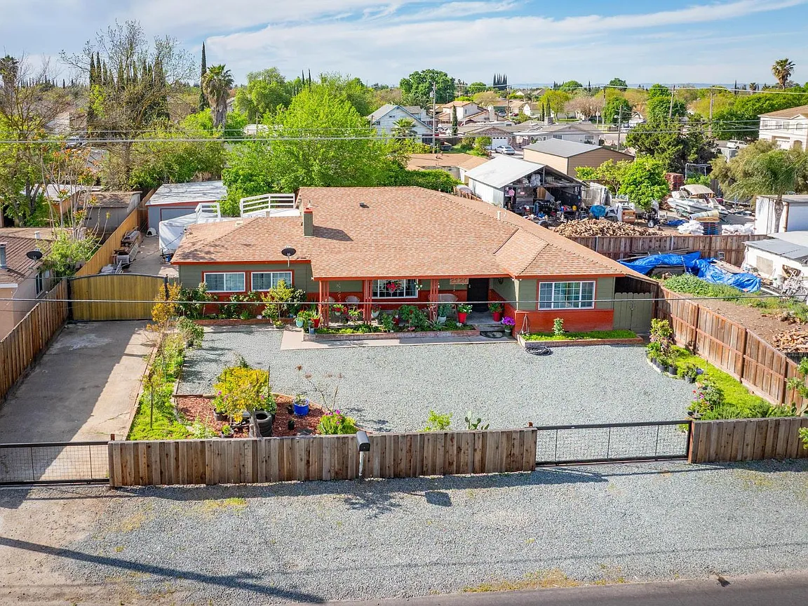 2120 River Rd, Modesto, CA 95351